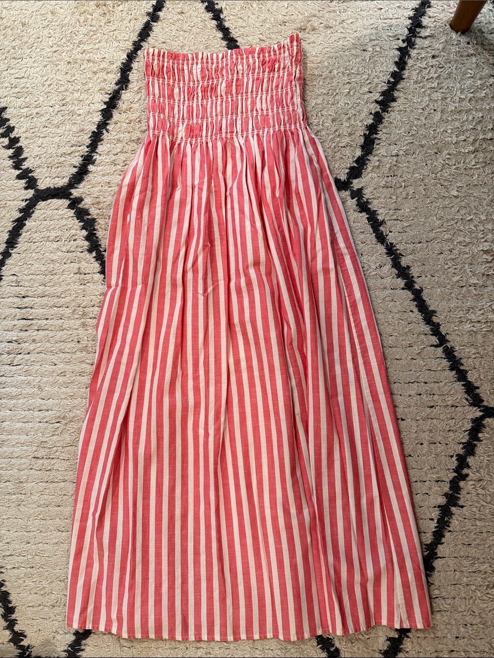 Universal Thread Red and White Strapless Smocked Dress